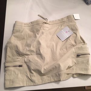 New with tags Athleta Trekkie Skort